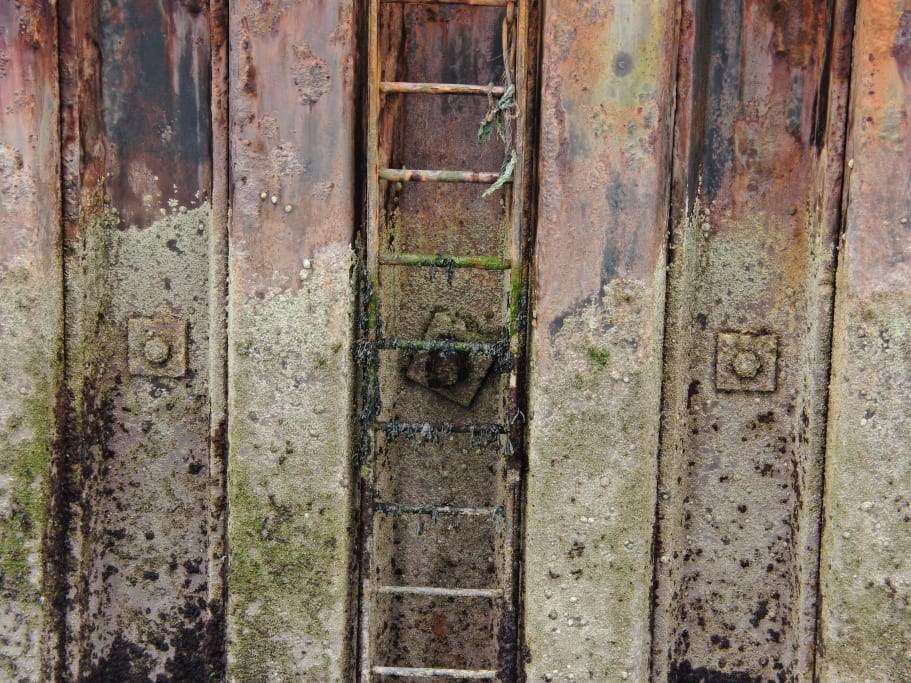 Detailed imagery of items such as safety ladders and retaining bolts were important for the client.